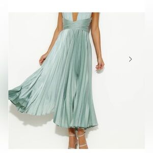 Hello Molly PRIME ASSET MIDI DRESS SAGE Plunge V-Neck Pleated Midi Dress
